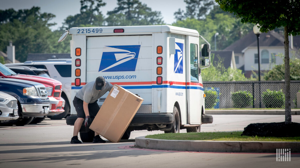 USPS: Explore current openings and career paths